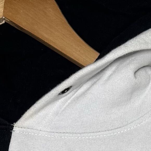 Born Fly Hoodie XL Black White Split Logo Graphic The World Is Yours Pullover - Picture 3 of 10